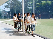 「電車ごっこ」をアートに－金沢21世紀美術館に「みかん電鉄まるびぃ線」