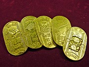 金運アップの「純金箔小判」人気に－宝くじ・競馬など目的別に5種展開