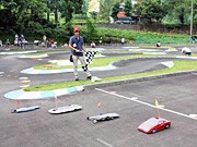 白山で「ソーラーラジコンカー」コンテスト－全国の高校生が技能競う