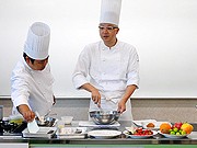 金沢に「スーパースイーツ製菓専門学校」－パティシエ辻口博啓さん校長に