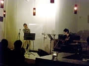 坂本美雨さんとおおはた雄一さんがライブ－フローイングカラスマ