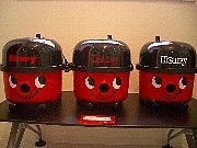 英国製掃除機「ヘンリー」を展示－烏丸三条のプロダクト・ギャラリー