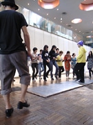 COCON烏丸でタップダンスのワークショップ－京都カラスマ大学が公開授業
