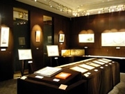 パール粉と組み合わせた「きらら絵」－書家・釣秋桜さんの作品展