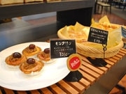 ワールド本社のベーカリーカフェが開店半年－カレーパン、今も人気商品に
