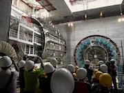 建設中の「横浜環状北線」で社会科見学会－世界最大級の掘削機も