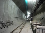 「横浜環状北線」の掘削機、大豆戸公園地下に到達