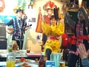 旭区の琉球ライブ居酒屋で「島唄ライブ」－後半は参加者らも踊り出す