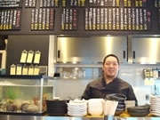 メニューやサービスを一新－生まれ変わった片町の立ち飲み店「キイロ」