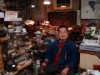 大阪・蒲生の骨董店が3周年－牧場～動物病院経て元獣医が開業