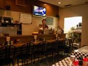 町田の老舗ラーメン店が「二毛作営業」－2代目がロック＆スポーツバーに