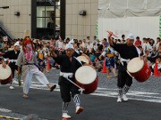 町田駅前の大通りで「エイサー祭り」－全国から過去最多25団体参加