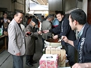 塩尻の酒蔵「笑亀酒造」で蔵開き－今年はやわらかな味わいに
