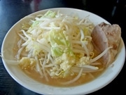松本に「凌駕」系列ラーメン店「麺とび六方」－既存店とスープで差別化