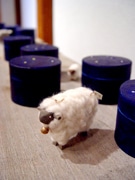 羊のオブジェや紙の箱・小物の二人展－松本のギャラリーカフェで