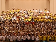 小澤征爾さん指揮で小中学生ら900人が合同演奏－SKF歓迎イベント
