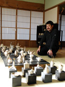 浅間温泉のギャラリーでウエダキヨアキさん個展－陶器・絵画・造形一堂に