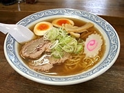 松本・女鳥羽川沿い「春華」跡に中華そばともつ鍋の店－前店メニューも再現