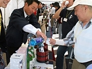 桜満開の城下町で地酒飲み歩きイベント－松本酒造協会が初開催