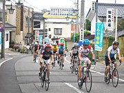 松本起点に「ツール・ド・美ヶ原高原」－2千人が「激坂」登り切る