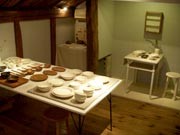 安曇野の作家親子が陶芸と木工作品展－松本のギャラリーカフェで
