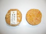 塩尻の学校給食発「キムたくチャーハン」むすび、セブン-イレブンが商品化