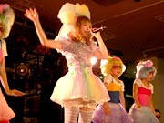 松本パルコできゃりーぱみゅぱみゅさんライブ－チョコレートのプレゼントも