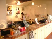 松山・パルティフジ夏目に「ジラフクレープ」－「アンノモリカフェ」内に出店