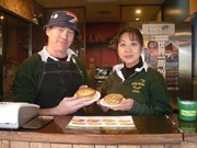 松山にオーストラリアパイ専門店－豪出身の店主が夫婦で開業