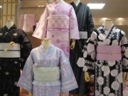 名駅の百貨店各店、早くもゆかたの販売を開始－レース柄人気に