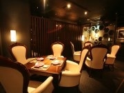 丸の内にダイニング＆バー、沖縄産紅豚のしゃぶしゃぶも