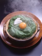 山本屋本店、味噌煮込みうどんに「夏季限定」メニュー、ほうれん草満載