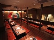 名駅居酒屋店主が新業態の3店舗目ー入り口横に「柳橋神社」も