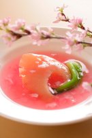 名古屋城「桜」開花に合わせフェア－桜色ソースのふかひれメニューも