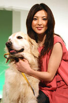 映画「犬と私の10の約束」主演の田中麗奈さん、主役犬とトークショー