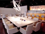 名駅にダイニング新店－白を基調としたインテリアでカジュアル感演出