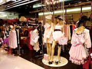 姫系ファッション「ラ・パフェ」、栄から近鉄パッセに移転－age嬢撮影会も
