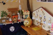 水戸・とんかつ店内の神社が人気に－受験生に縁起物プレゼント