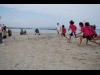阿字ヶ浦海岸で子ども達がビーチフラッグス