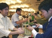 地酒飲み放題で300人がほろ酔い－人気の「利き酒イベント」で