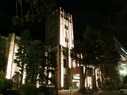 岩手県公会堂が5時間だけの試験ライトアップ－有効活用の道探る