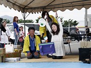 岩手県矢巾町で「ちゃぶ台返し世界大会」－今年はパフォーマンスが続々