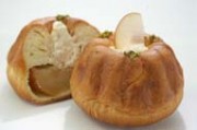 ポンパドウルが「焼きリンゴ入り菓子パン」発売－地元リンゴ園とコラボ