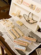盛岡のカフェで「消しゴムはんこ展」－創作の原点はリサイクル