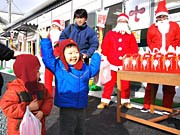 岩手の被災地に出張サンタ300人－お菓子入りのプレゼント2万個配る