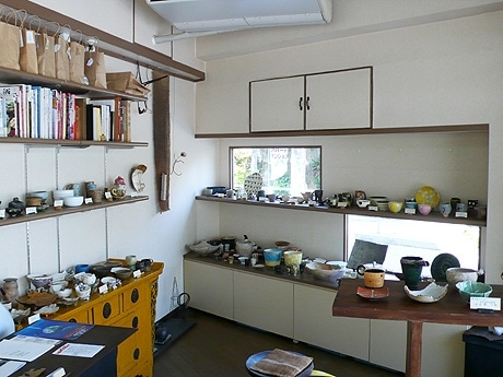 那覇の陶器店で「現代陶工家展」－全国23人の作品350点を展示