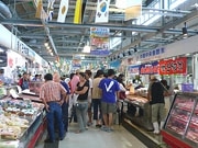「泊いゆまち」で海の日お魚フェア、マグロ解体ショーも