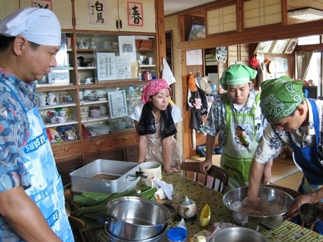 無料体験ツアー「オバアの家で料理習ってゆったりするさぁ～」