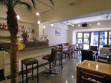那覇・パラダイス通りにカフェ－元ビジネスマン、独立開業で夢を実現