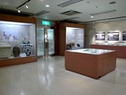 那覇市歴史博物館で「清明祭とお墓」展－重箱料理や瓦証文なども展示